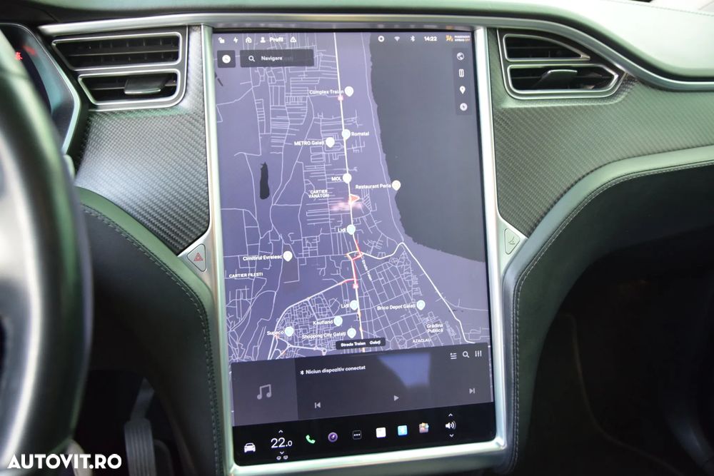 Tesla Model X - 4