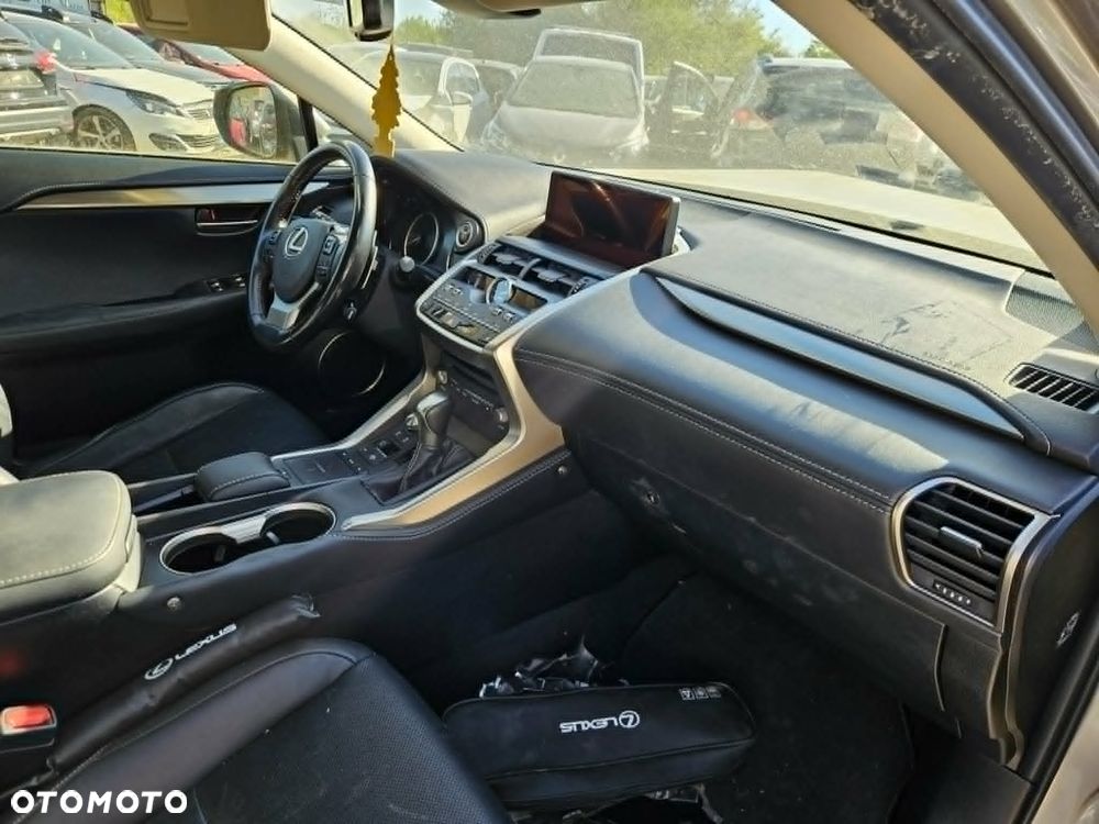 Lexus NX 300h - 3