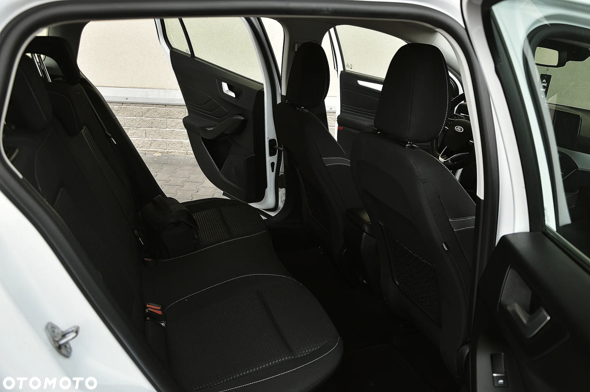 Ford Focus Turnier 1.5 EcoBlue Start-Stopp-System ACTIVE - 11