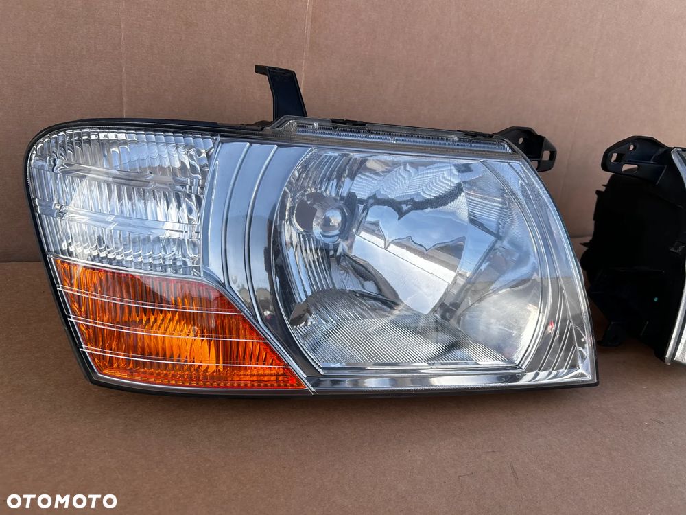MITSUBISHI PAJERO LAMPA REFLEKTOR PRZÓD PRZEDNIA PRAWA LEWA - 3