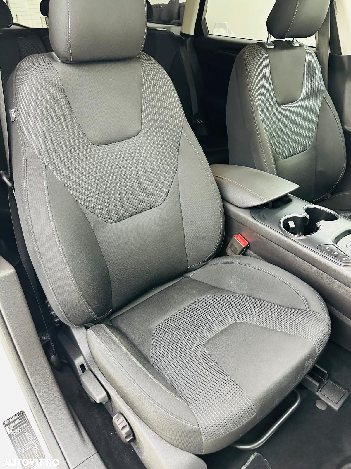 Ford Mondeo - 22