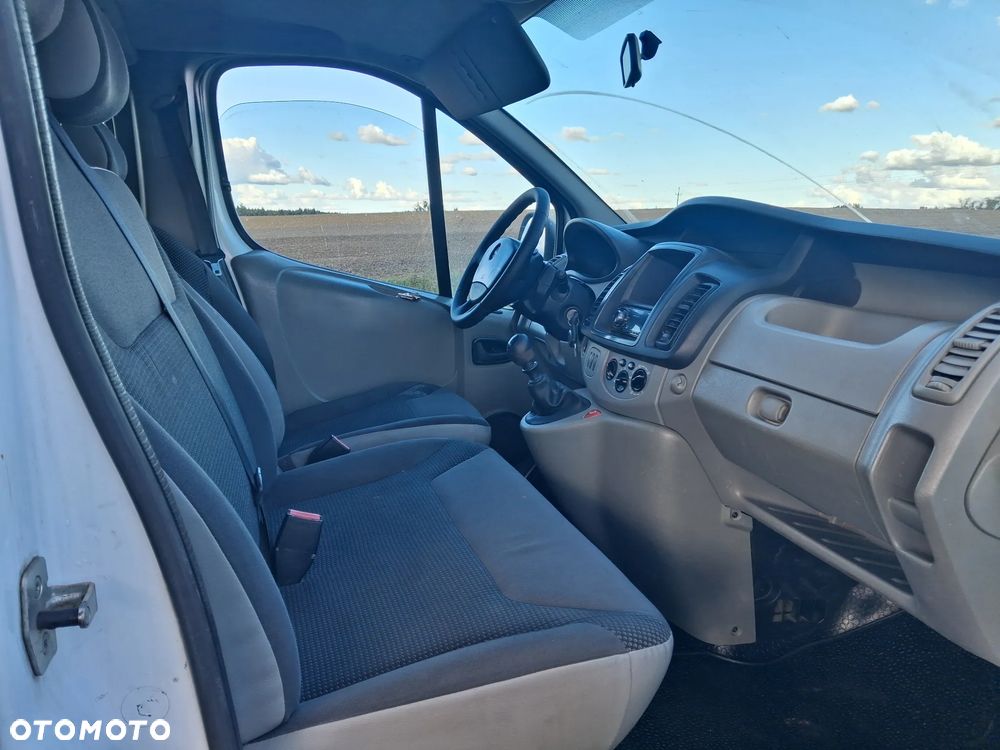 Opel Vivaro - 11