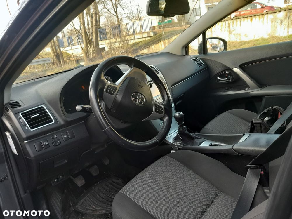 Toyota Avensis 2012 photo 5