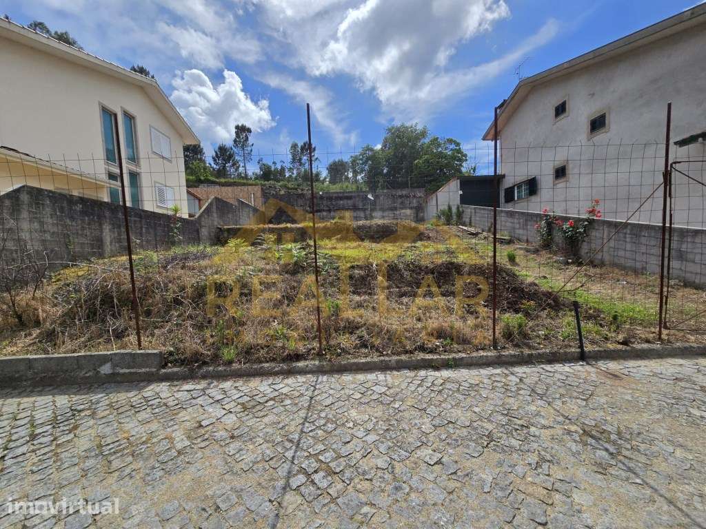 Terreno de 357 m² para Moradia de 4 Frentes em Fornelo - Excelente ... - Grande imagem: 4/10