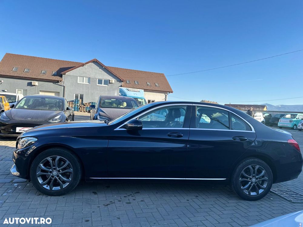 Mercedes-Benz C 220 CDI DPF Automatik BlueEFFICIENCY Avantgarde - 12