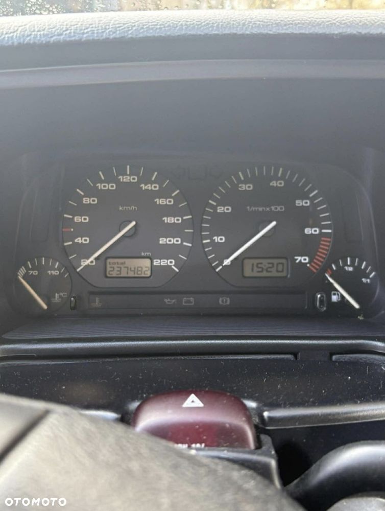Volkswagen Golf 1.6 CL - 4