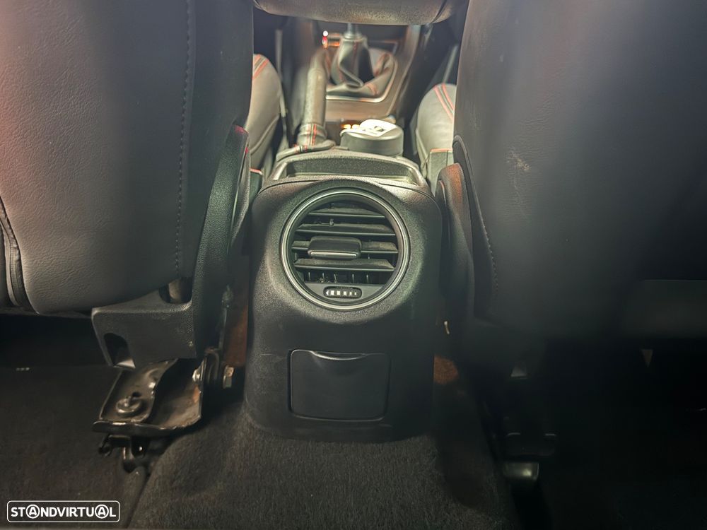 Alfa Romeo Giulietta 1.6 JTDM Veloce - 39