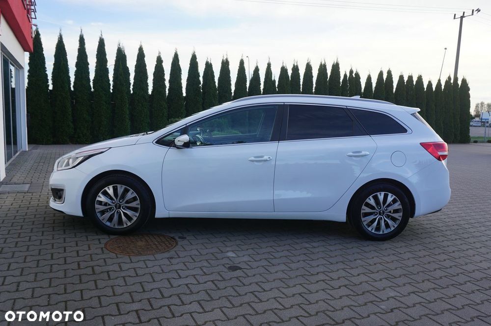 Kia Ceed 1.6 GDI Dream Team Edition - 38
