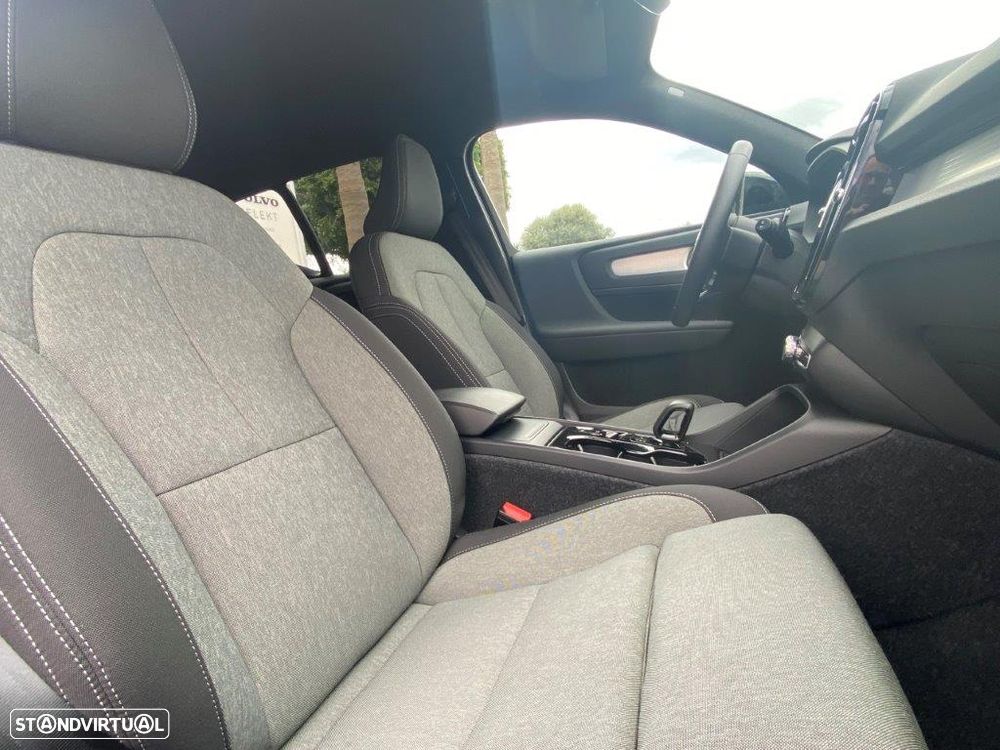 Volvo XC 40 2.0 B3 Black Edition - 11