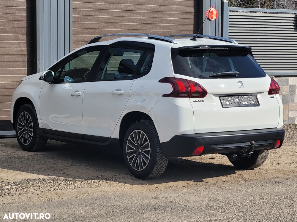 Peugeot 2008 PureTech 110 Stop&Start Style - 4