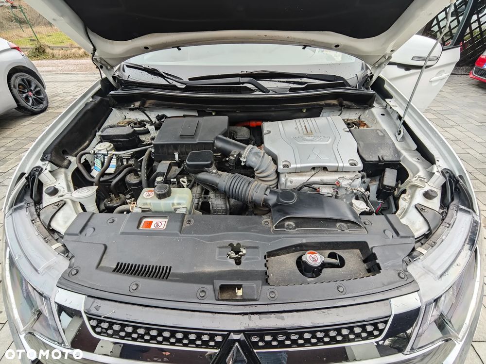 Mitsubishi Outlander Instyle + - 17