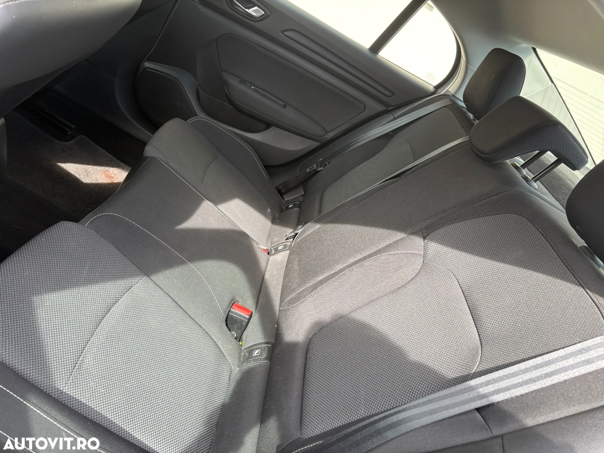Renault Megane TCe Business - 10