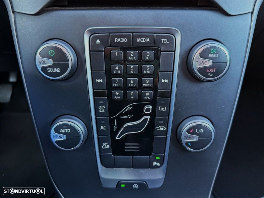 Volvo V40 Cross Country 1.6 D2 Kinetic - 17