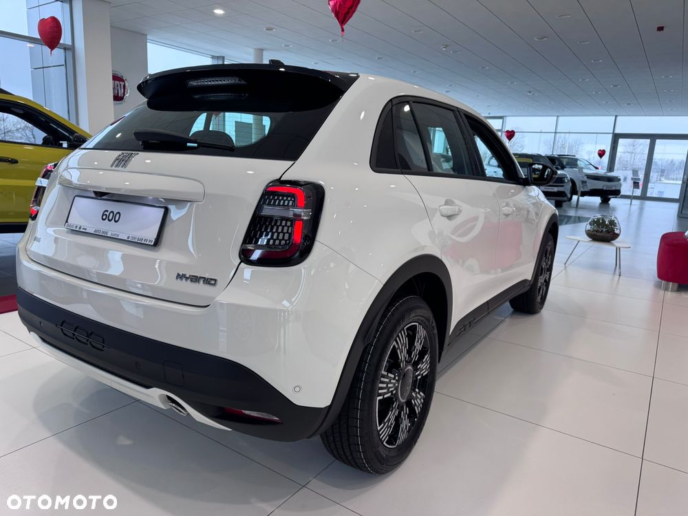 Fiat 600 1.2 Turbo Icon eDCT - 9