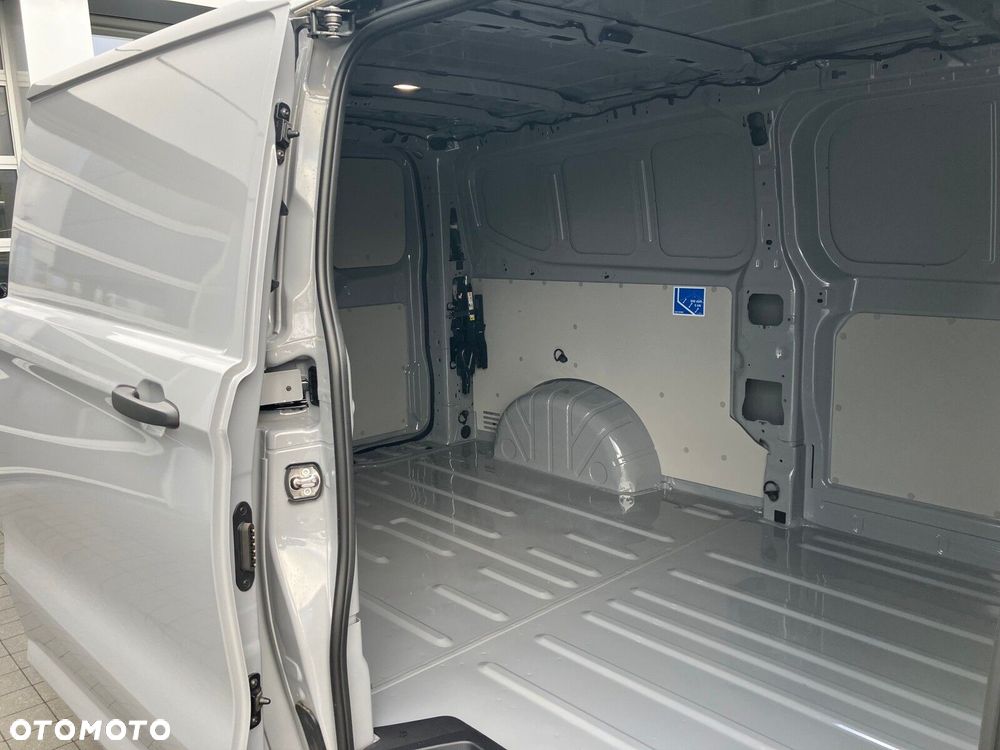 Volkswagen Transporter Transporter Furgon silnik: 2,0 l TDI 170 KM / skrzynia biegów: 8-biegowa automatyczna rozstaw osi: 3500 mm - 14