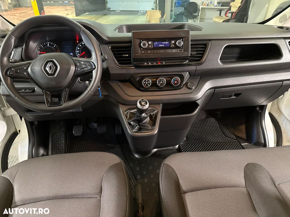 Renault Trafic - 10