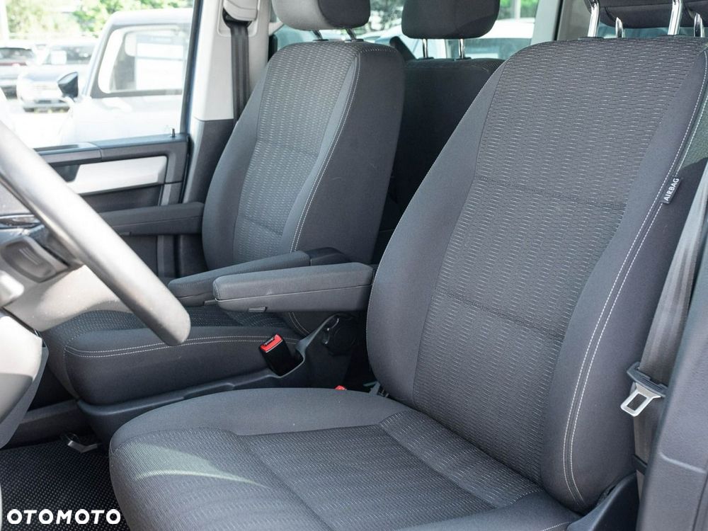 Volkswagen Multivan - 12