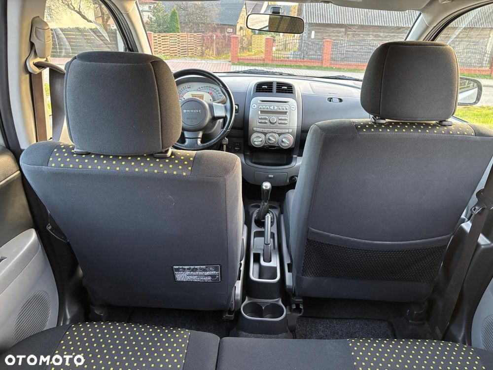 Daihatsu Sirion 1.3 - 8