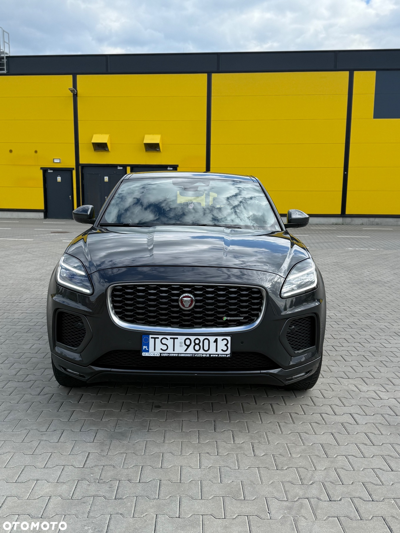 Jaguar E-Pace P200 AWD R-Dynamic SE - 2