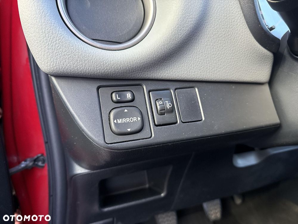 Toyota Yaris 1.0 Active EU6 - 21