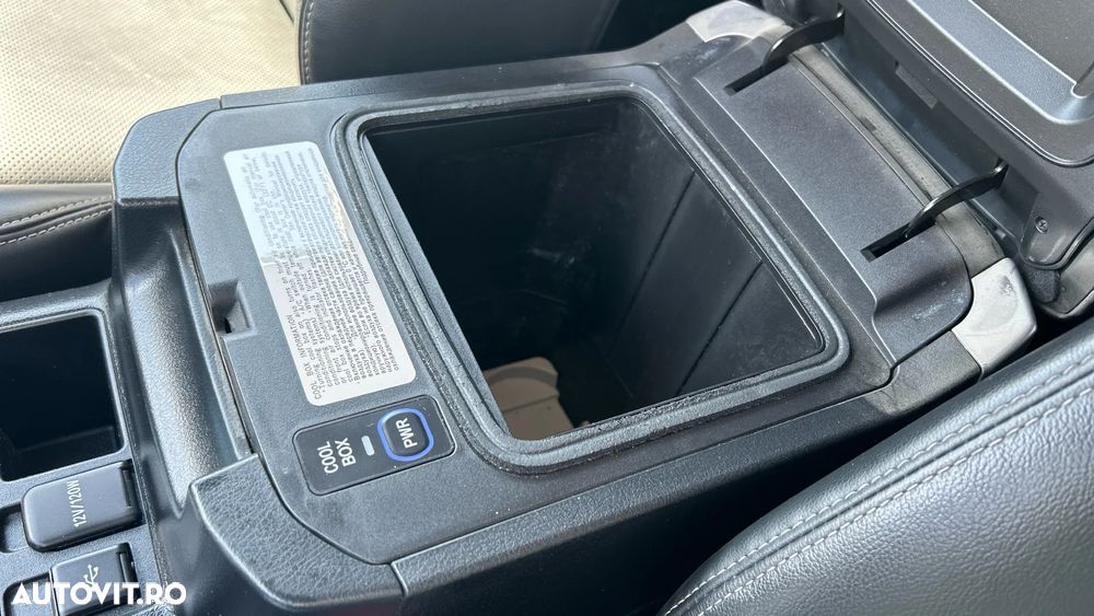 Toyota Land Cruiser 2.8l D-4D 204 CP A/T 7 locuri Luxury AVS - 17