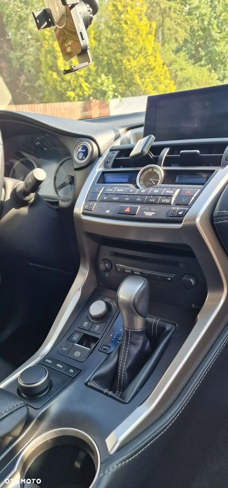 Lexus NX 300h Elite AWD - 9