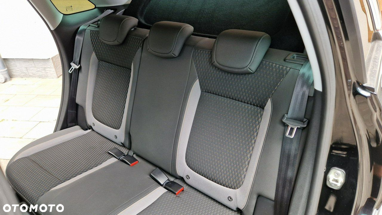 Opel Crossland X - 13
