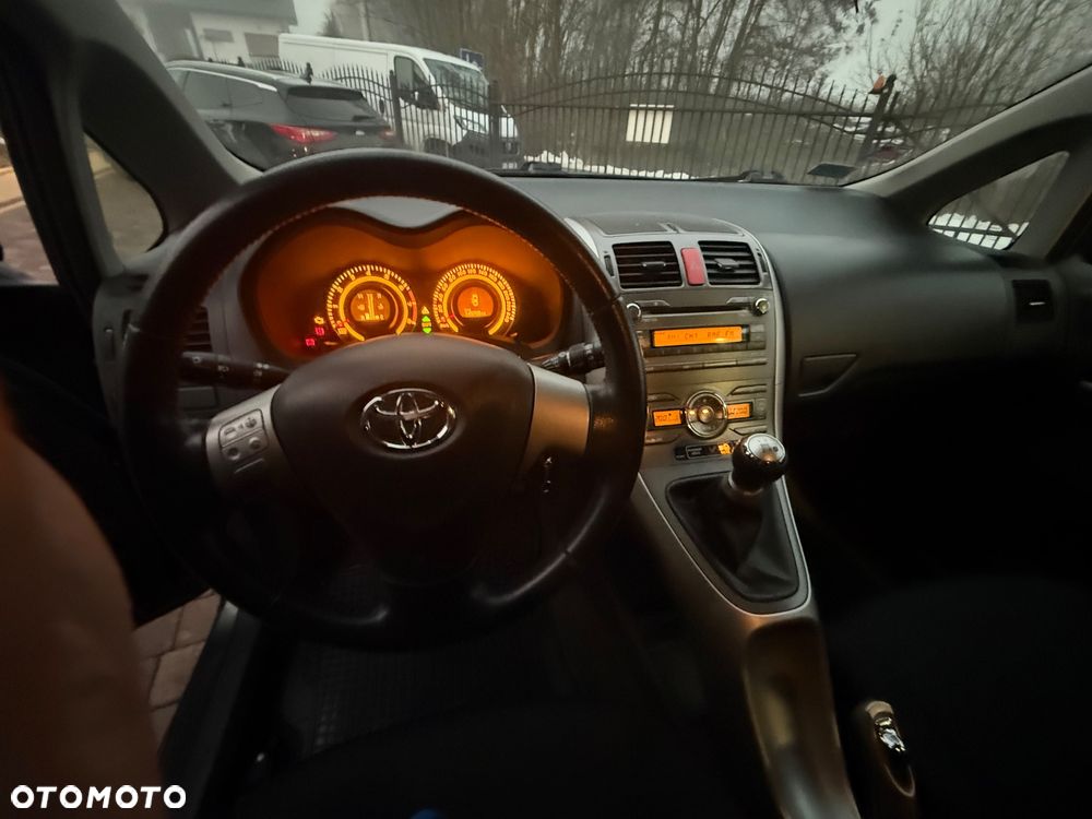 Toyota Auris 1.6 VVT-i Premium - 8