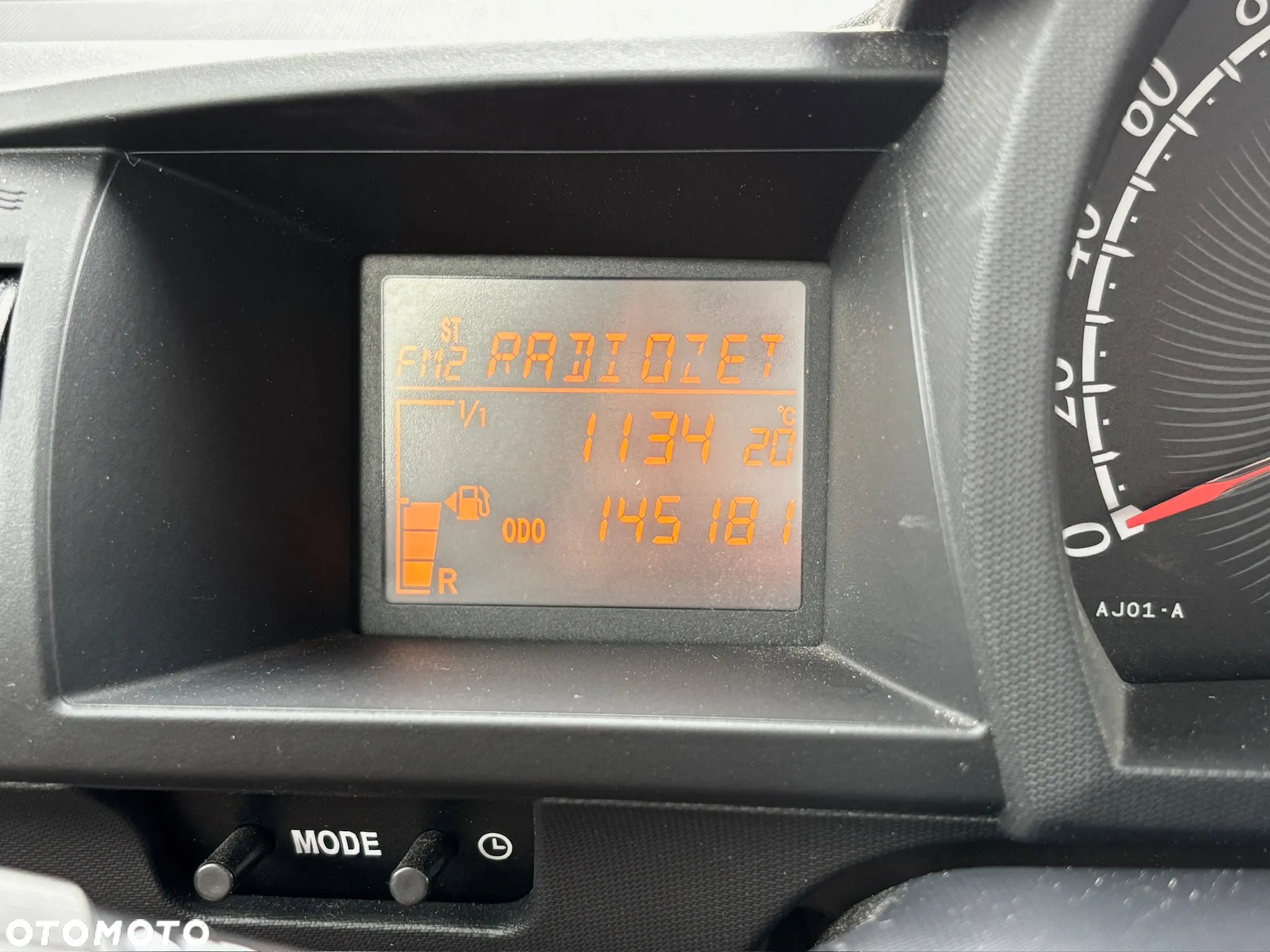 Toyota iQ - 7