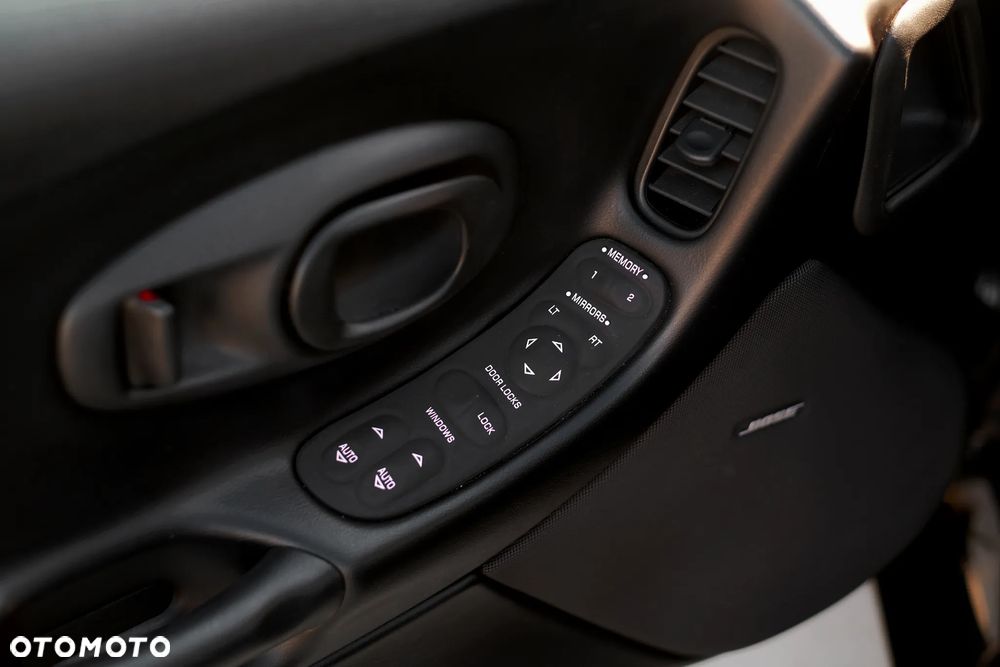 Chevrolet Corvette - 36