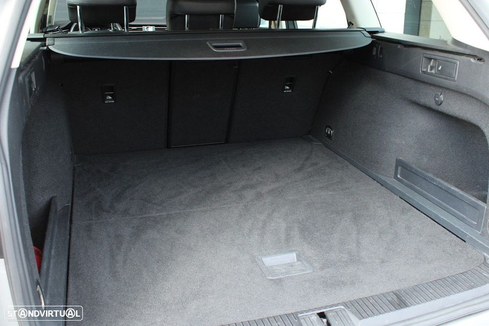 VW Passat Variant 2.0 TDi Highline DSG - 35