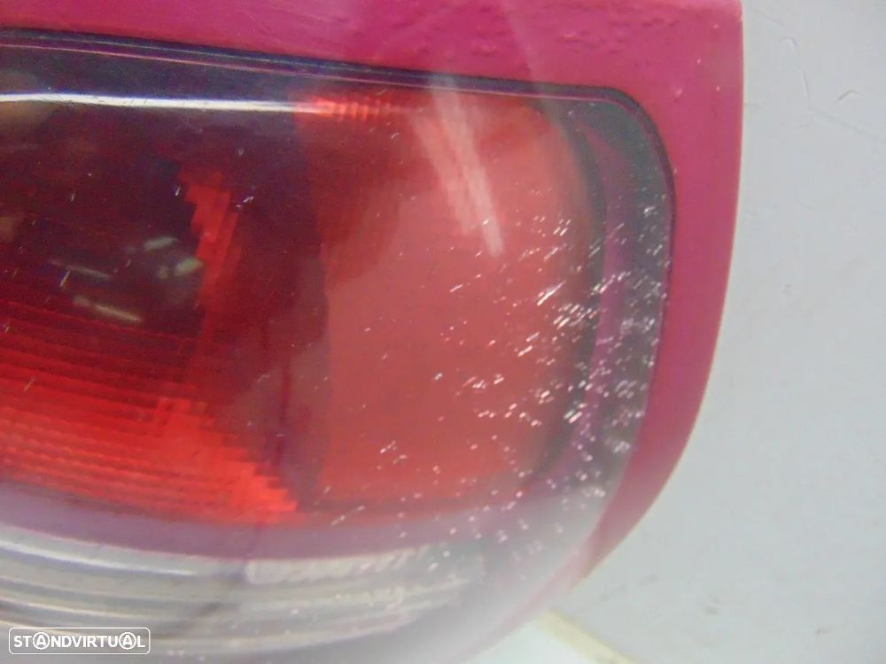 Nissan Almera farolins - 8