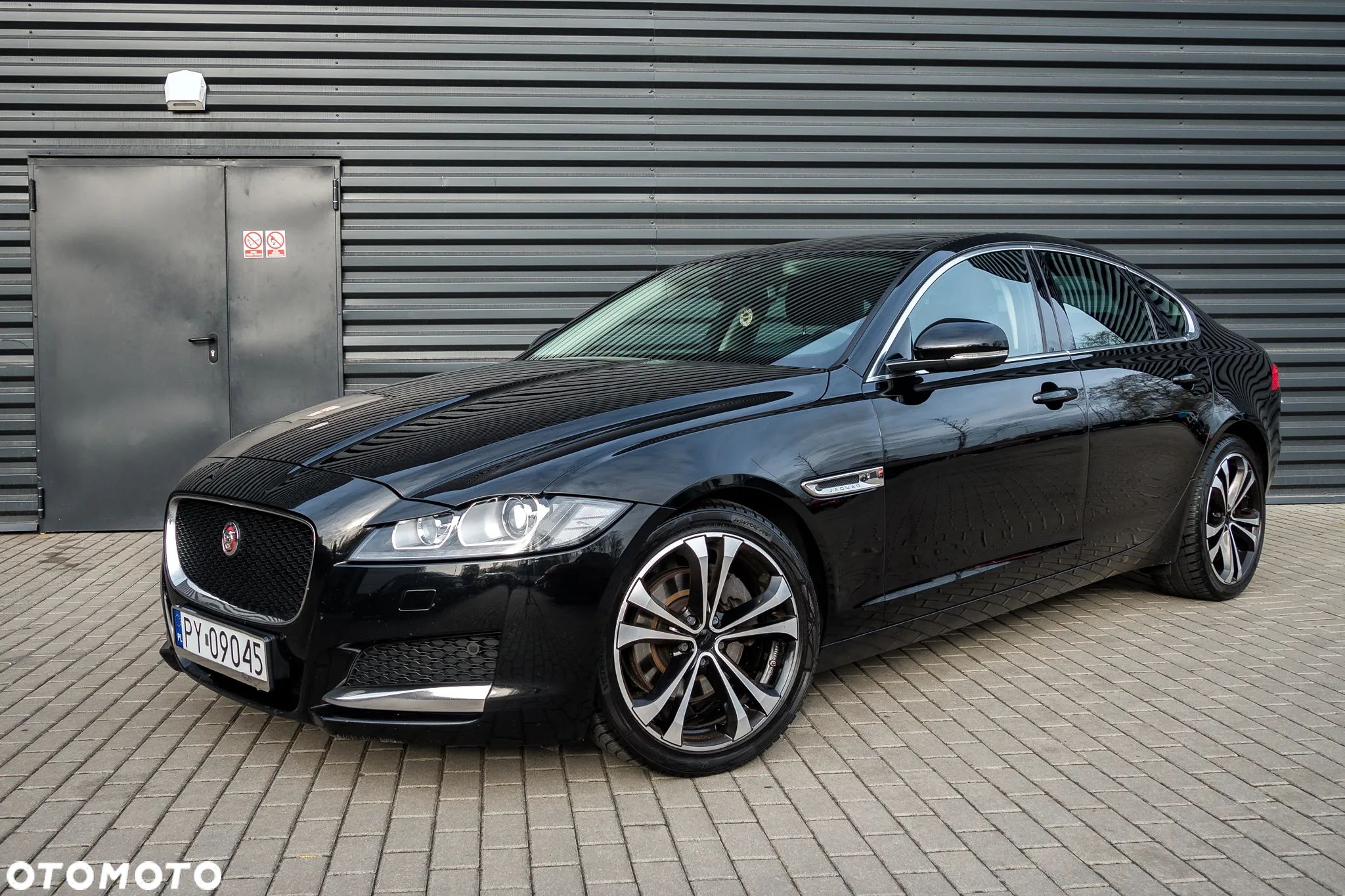 Jaguar XF - 1