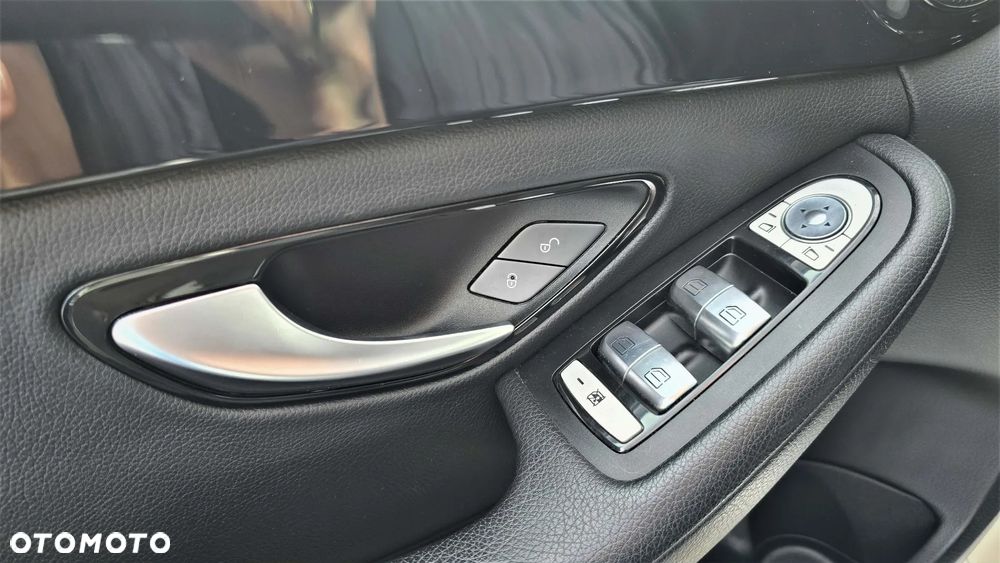 Mercedes-Benz Klasa C 180 (BlueTEC) d AMG Line - 17