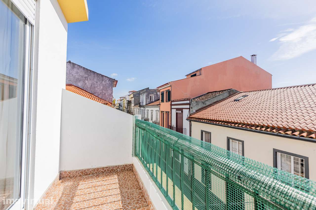 Apartamento T1 - Centro de Ponta Delgada - Grande imagem: 2/18
