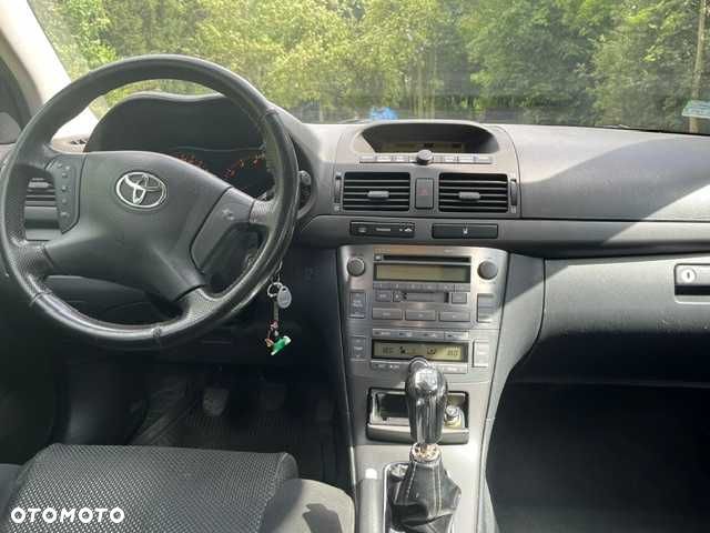 Toyota Avensis - 7