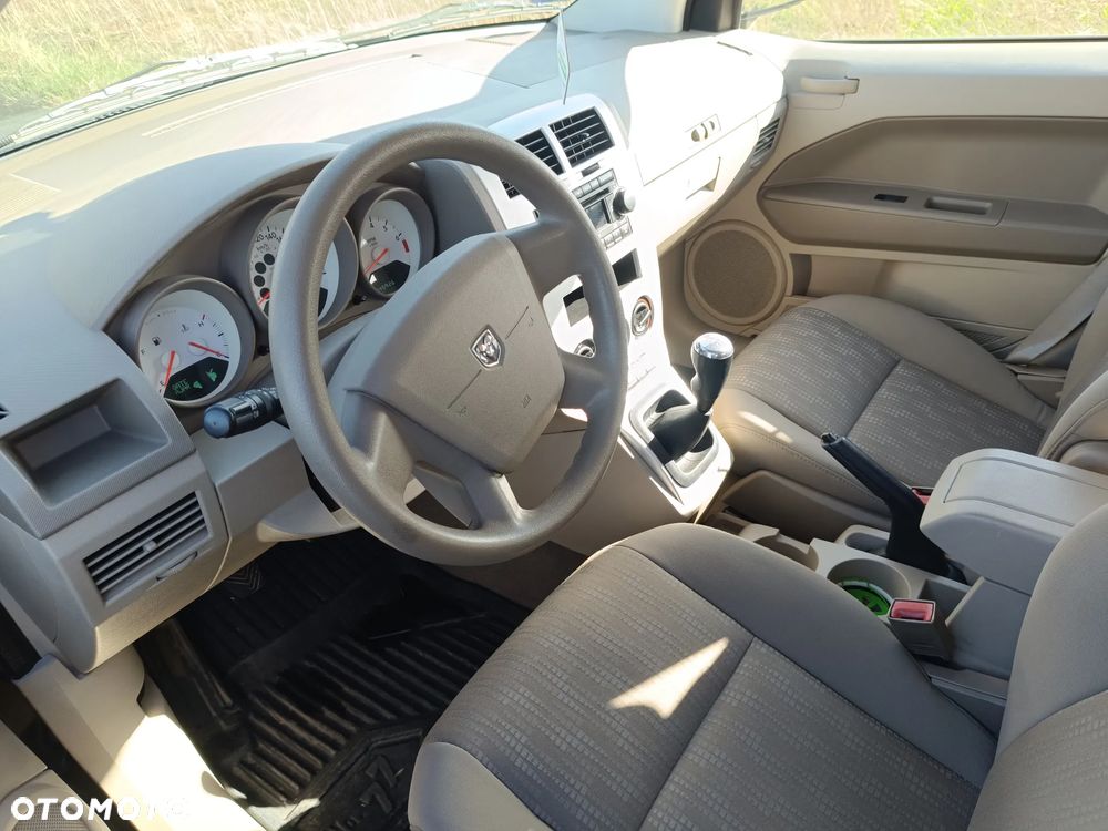 Dodge Caliber - 14