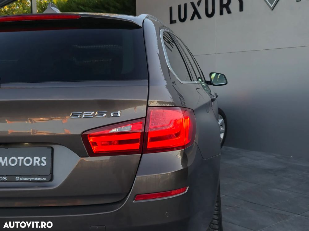 BMW Seria 5 525d Touring Aut. Luxury Line - 25