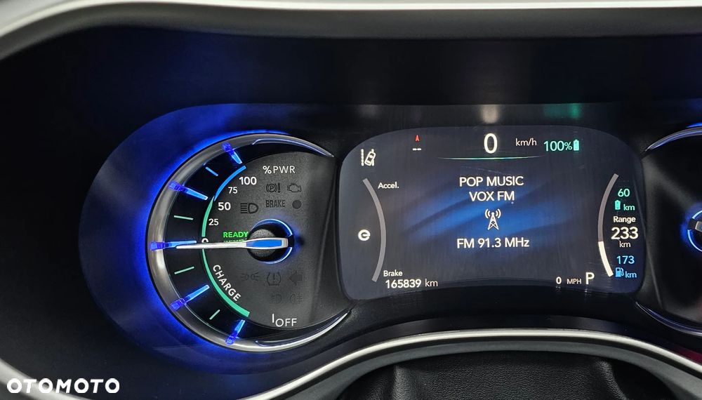 Chrysler Pacifica - 33