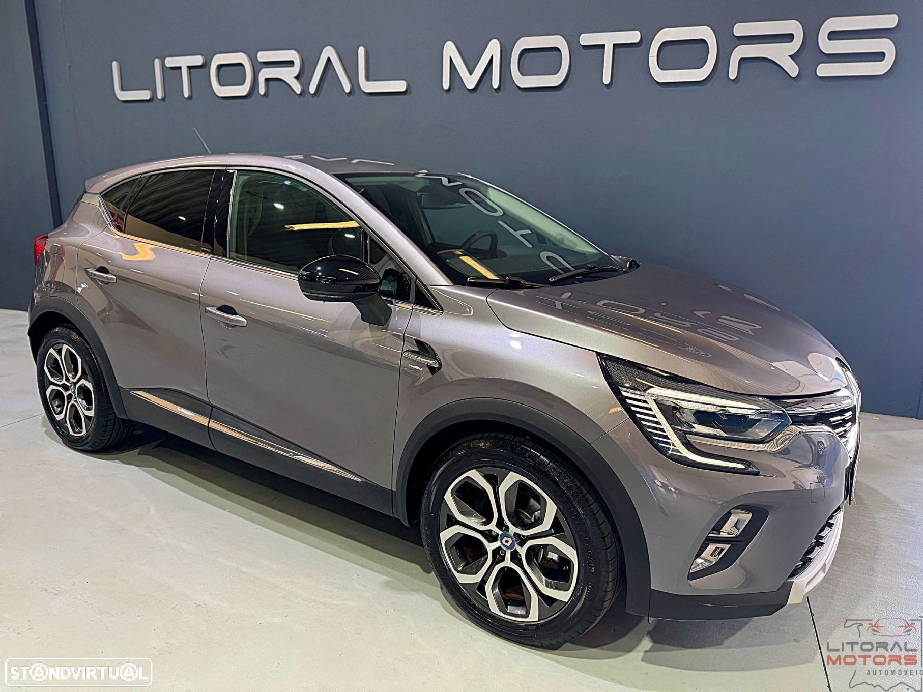 Renault Captur 1.6 E-Tech Plug-In Intens - 1