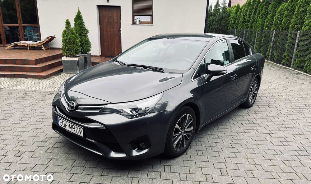 Toyota Avensis - 2