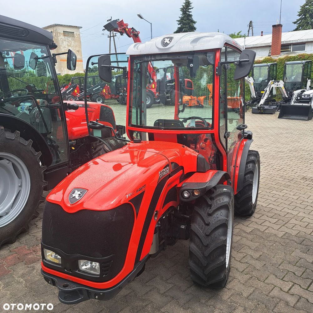 ANTONIO CARRARO TRX 5800 YANMAR 51,5KM Obracany kokpit i fotel 4 cylindry 2091cm3 - 3