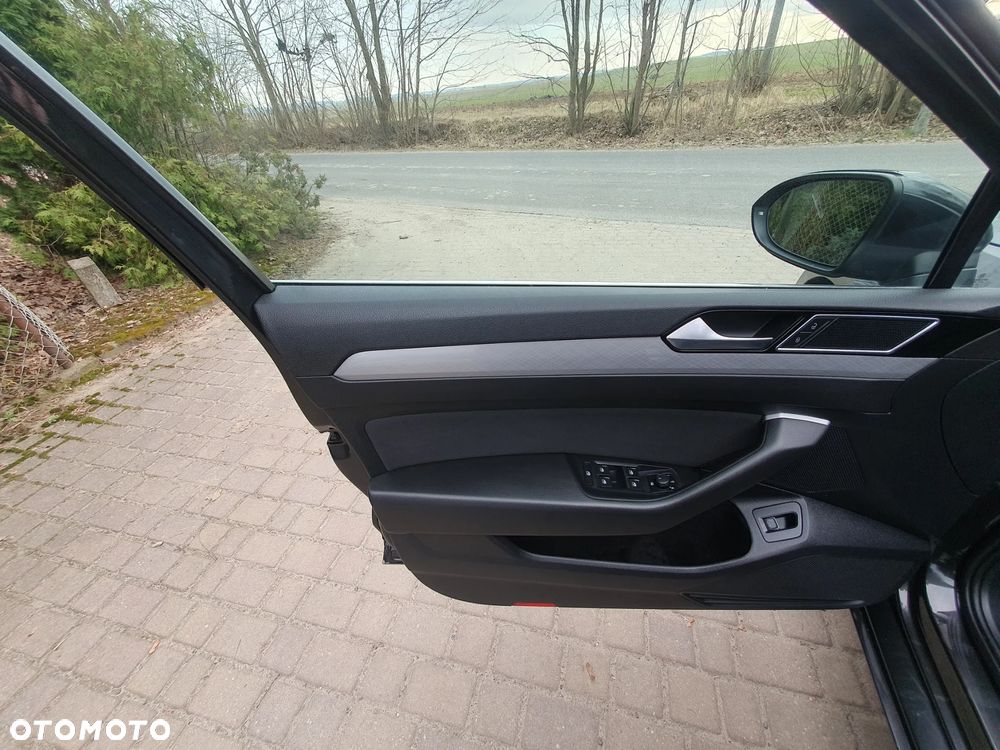 Volkswagen Passat 2.0 TDI SCR DSG Business - 9