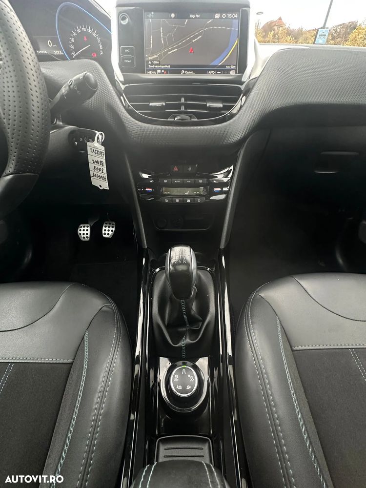 Peugeot 2008 - 11