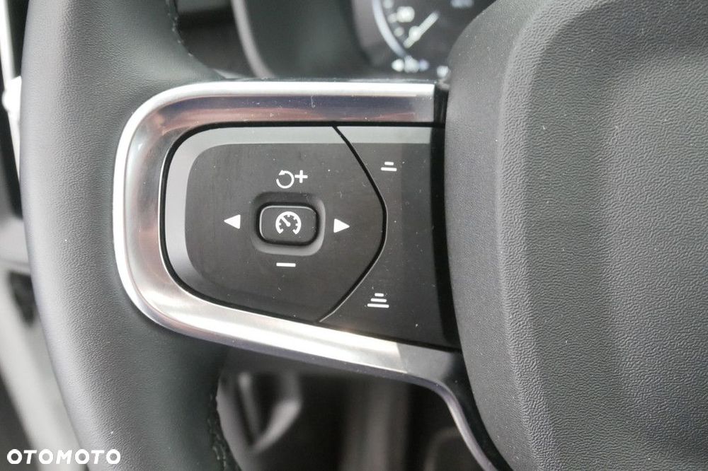 Volvo XC 40 - 22