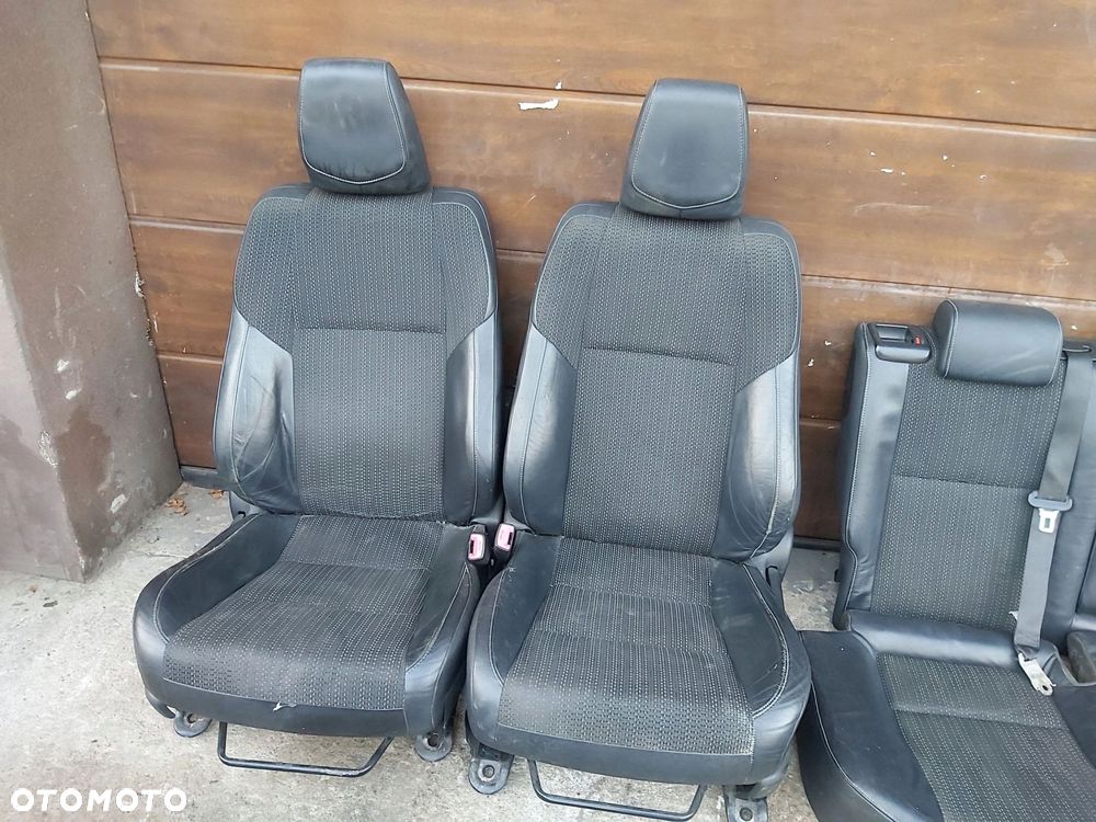 Toyota Auris II fotel skóra przód tył kanapa lewy prawy Komplet - 2