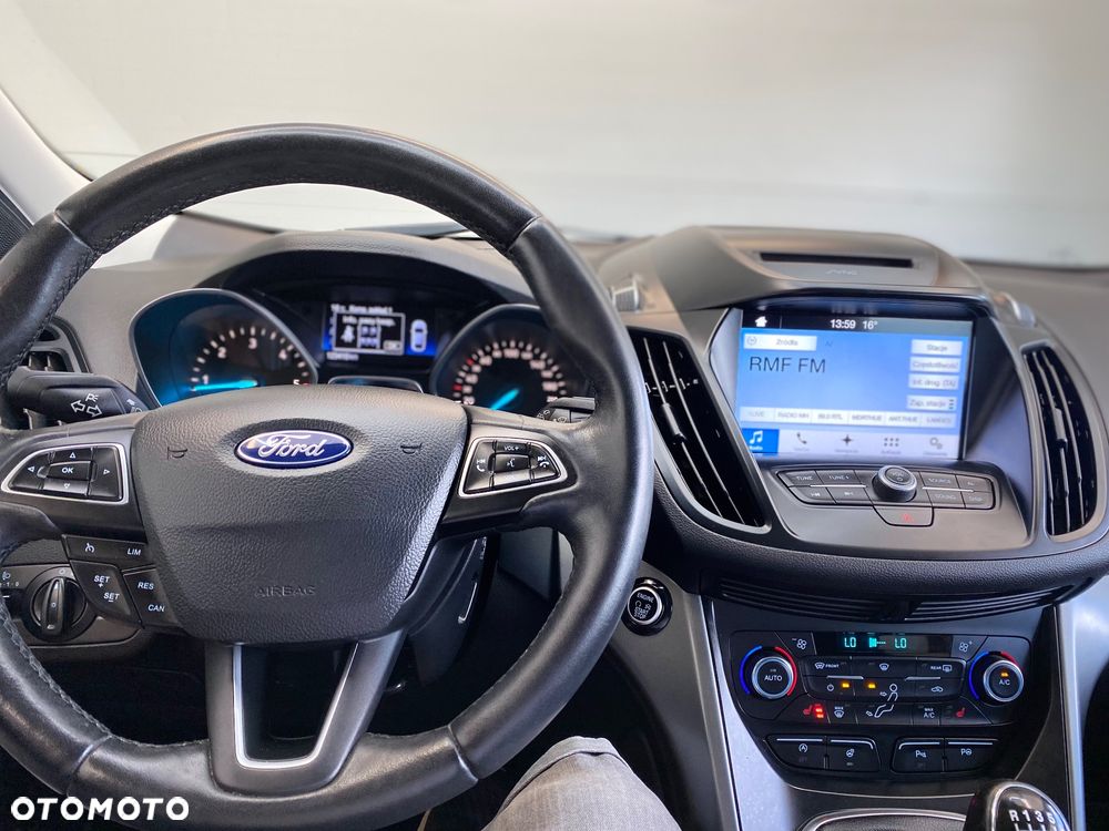 Ford Kuga 2.0 TDCi FWD Titanium - 25