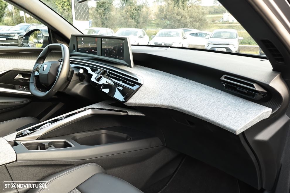 Peugeot 3008 1.2 Hybrid Allure e-DCS6 - 13