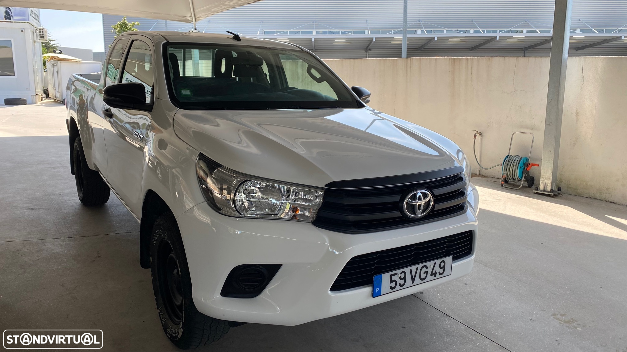 Toyota Hilux 2.4 D-4D 4WD CE Trial - 2