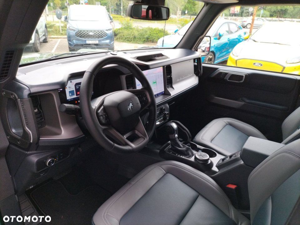Ford Bronco - 9